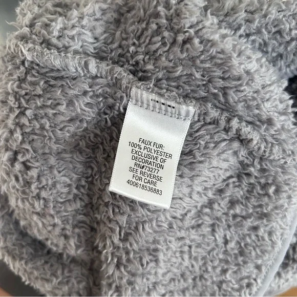 Cozy Gray Sherpa Vest - Picture 5 of 6